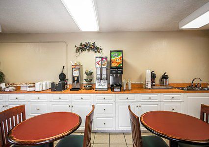 Rodeway Inn 2*