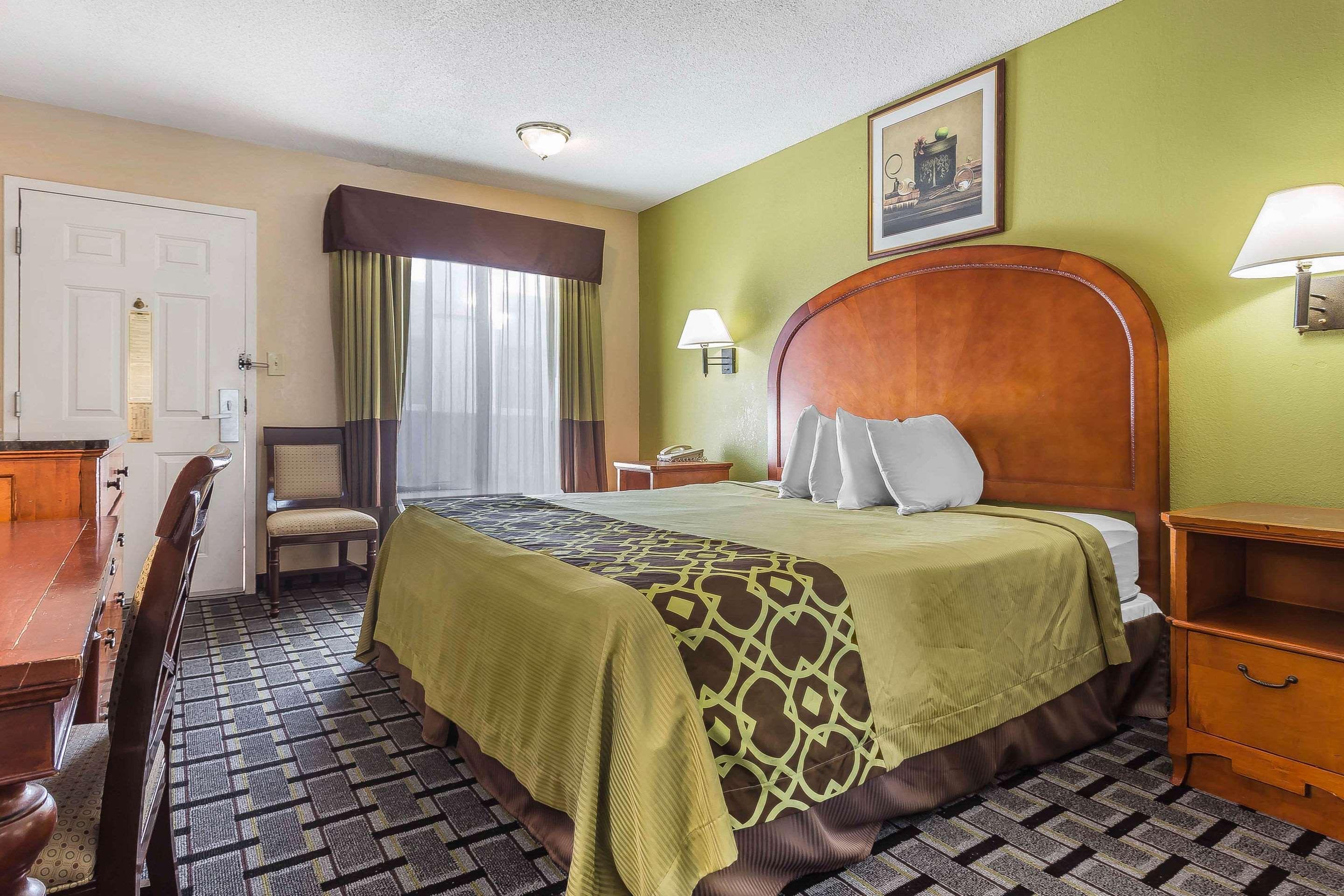 Inn Rodeway 2*