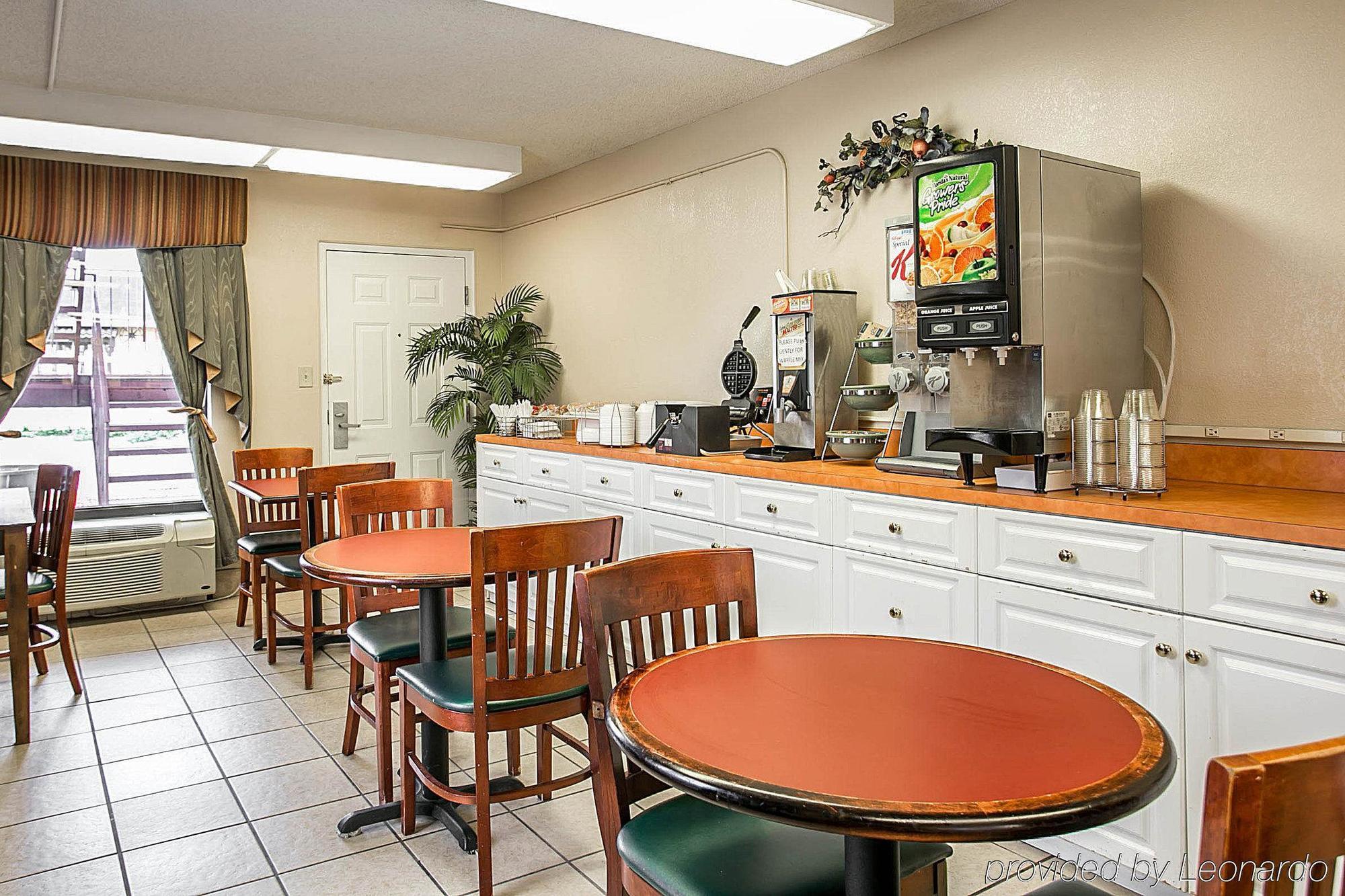 Rodeway Inn 2*